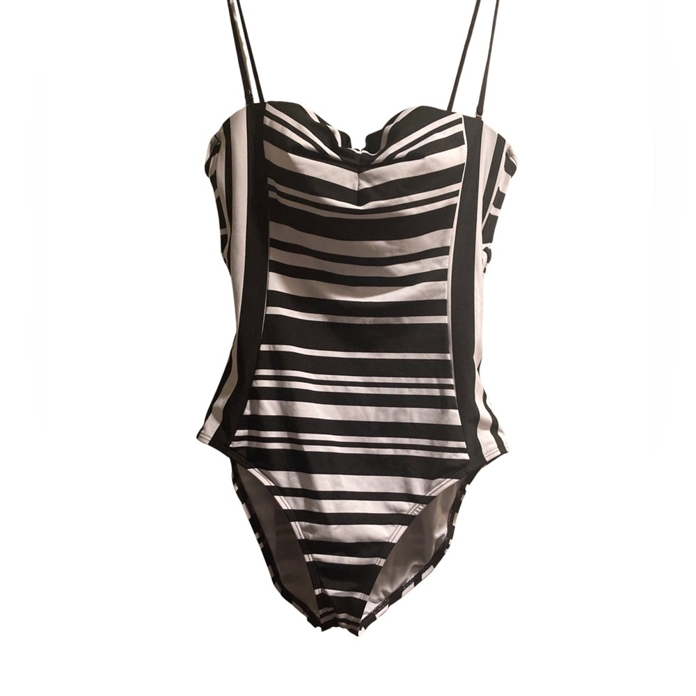 Kenneth Cole New York 😍 tummy control one piece